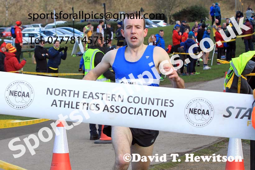 Senior men and veteran men over-40s NECAA Road Relay Champs., Hetton Lyons Park, Hetton le Hole, County Durham. Photo: David T. Hewitson/Sports for All Pics